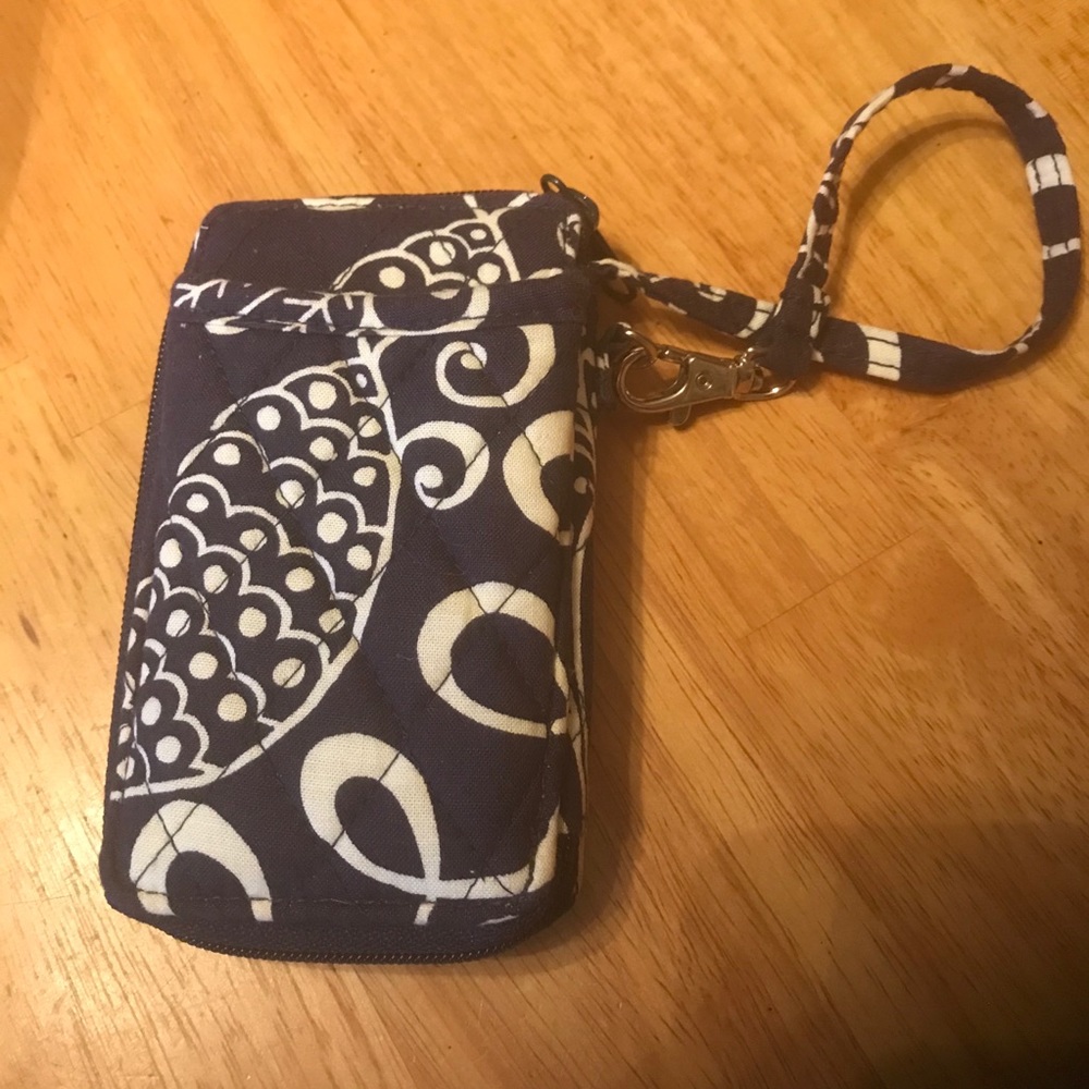 Vera Bradley - Lady small wristlet, Size:  3.5”W x 5.5”L
